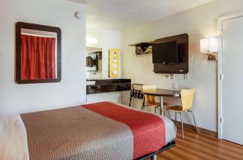 Econo Lodge Main image